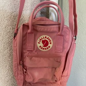 Fjallraven Kanken sling Bag